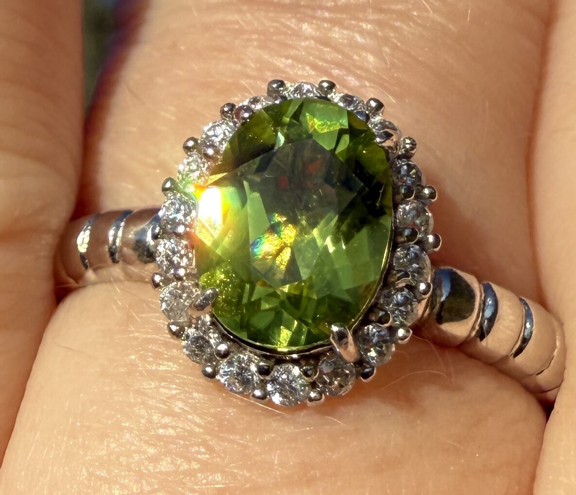 Olivin Ring m/Zirkoner